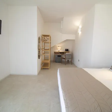 בית הארחה Borgo Bianco 4*